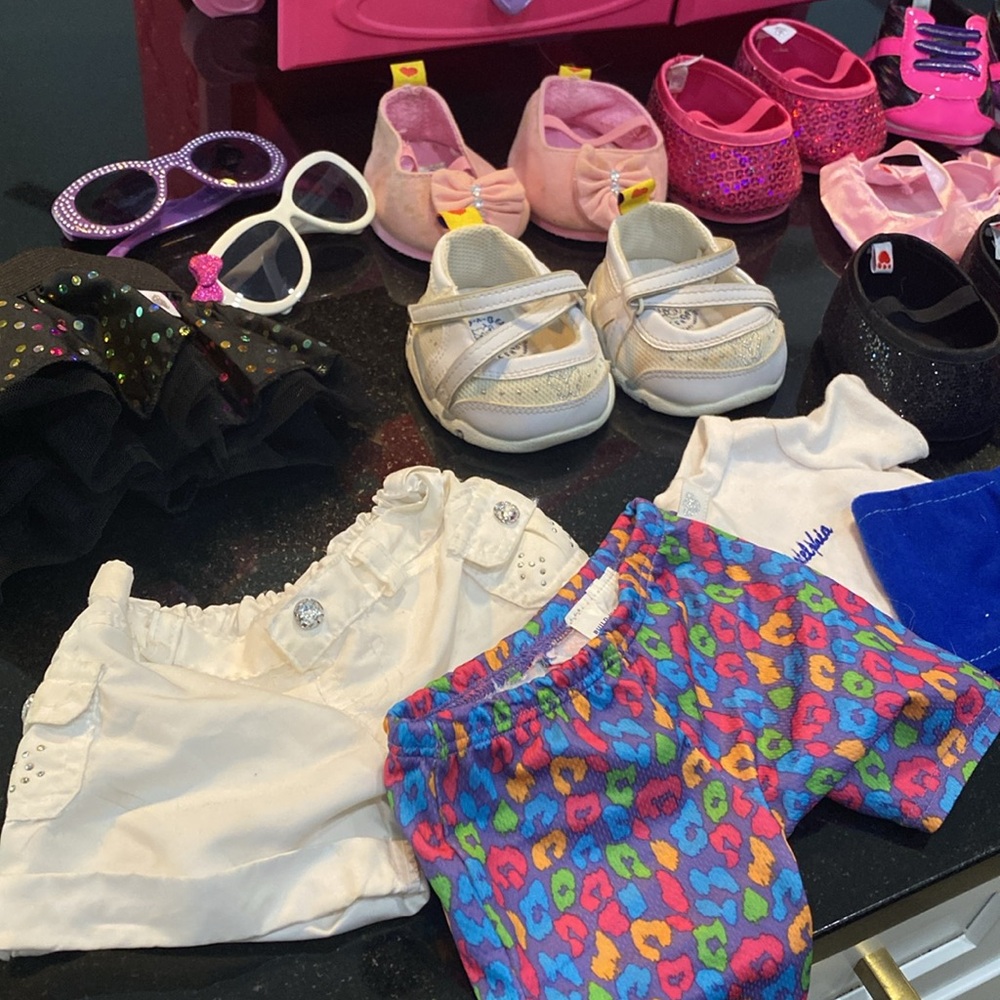 Build-A-Bear "Fancy Fashion Boutique" closet organizer with accessories - Picture 4 of 15